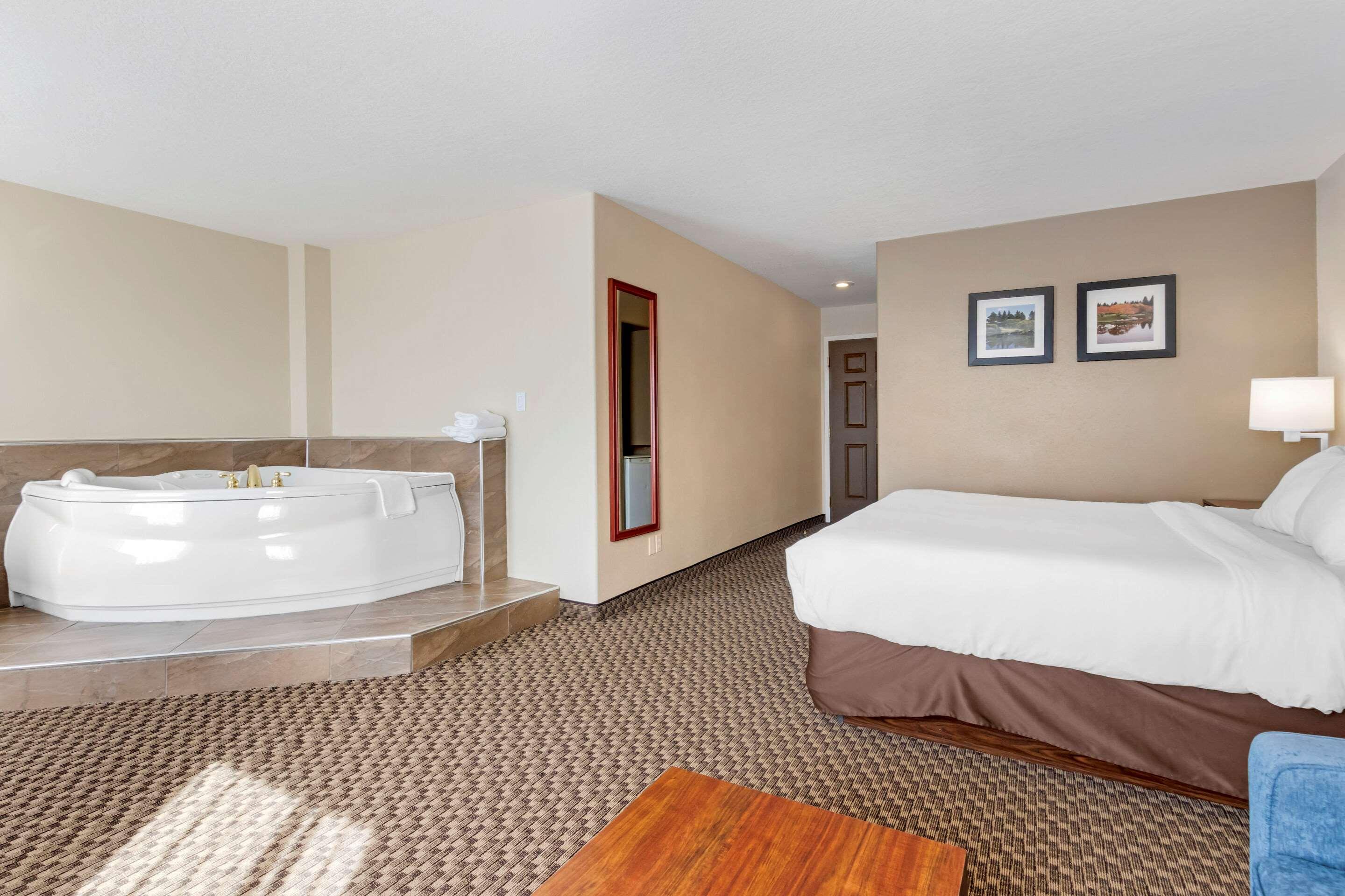 Comfort Inn Летбридж Экстерьер фото