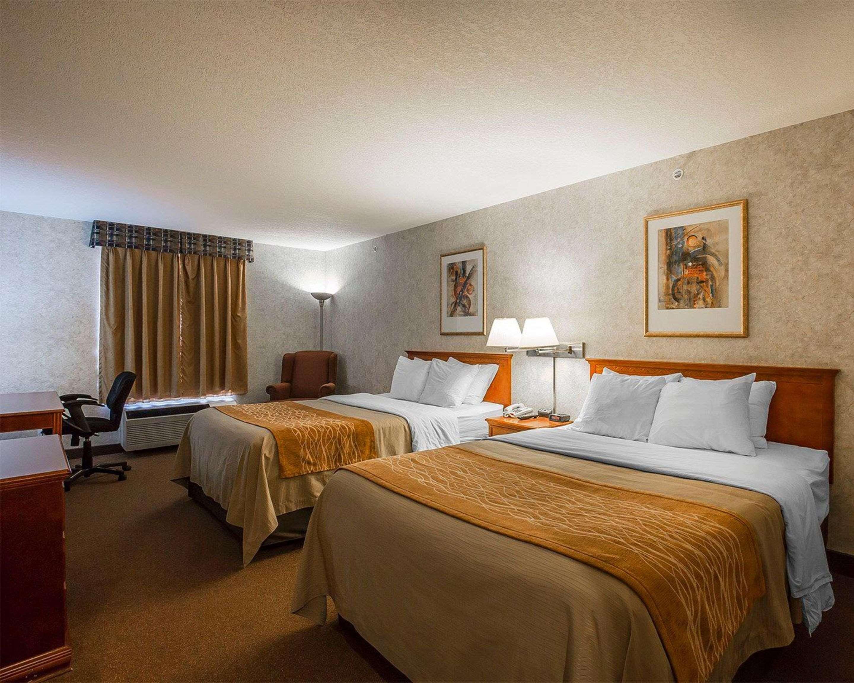 Comfort Inn Летбридж Экстерьер фото
