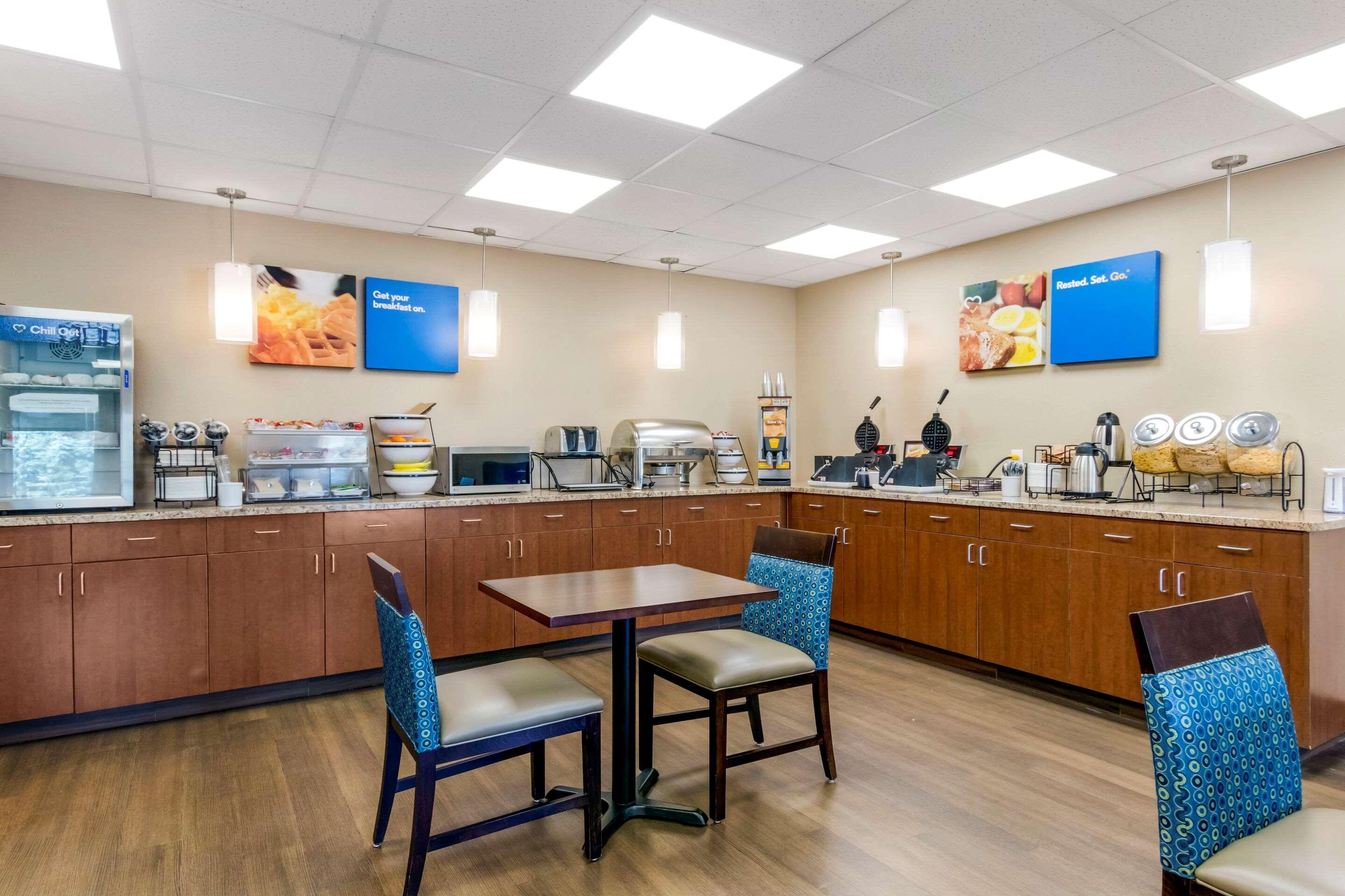 Comfort Inn Летбридж Экстерьер фото