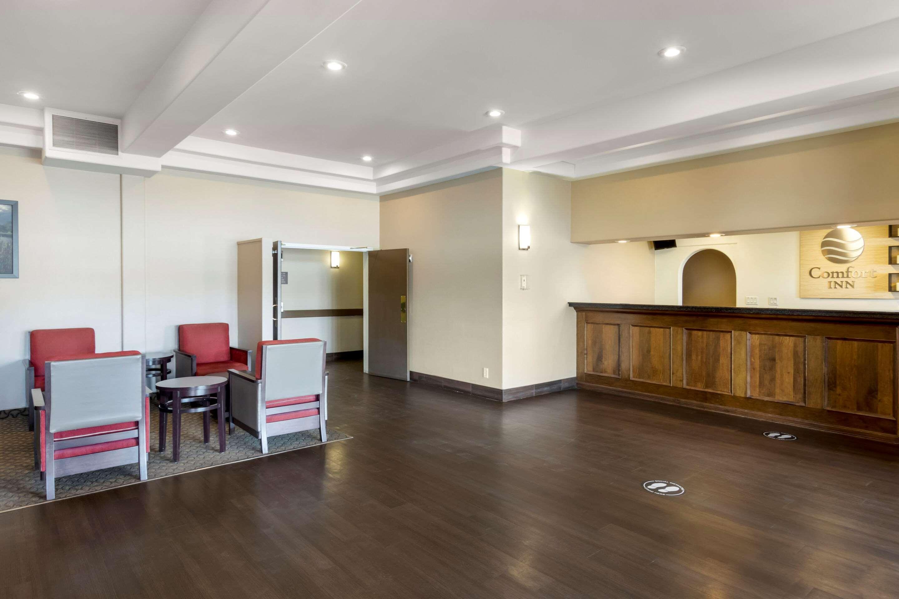 Comfort Inn Летбридж Экстерьер фото