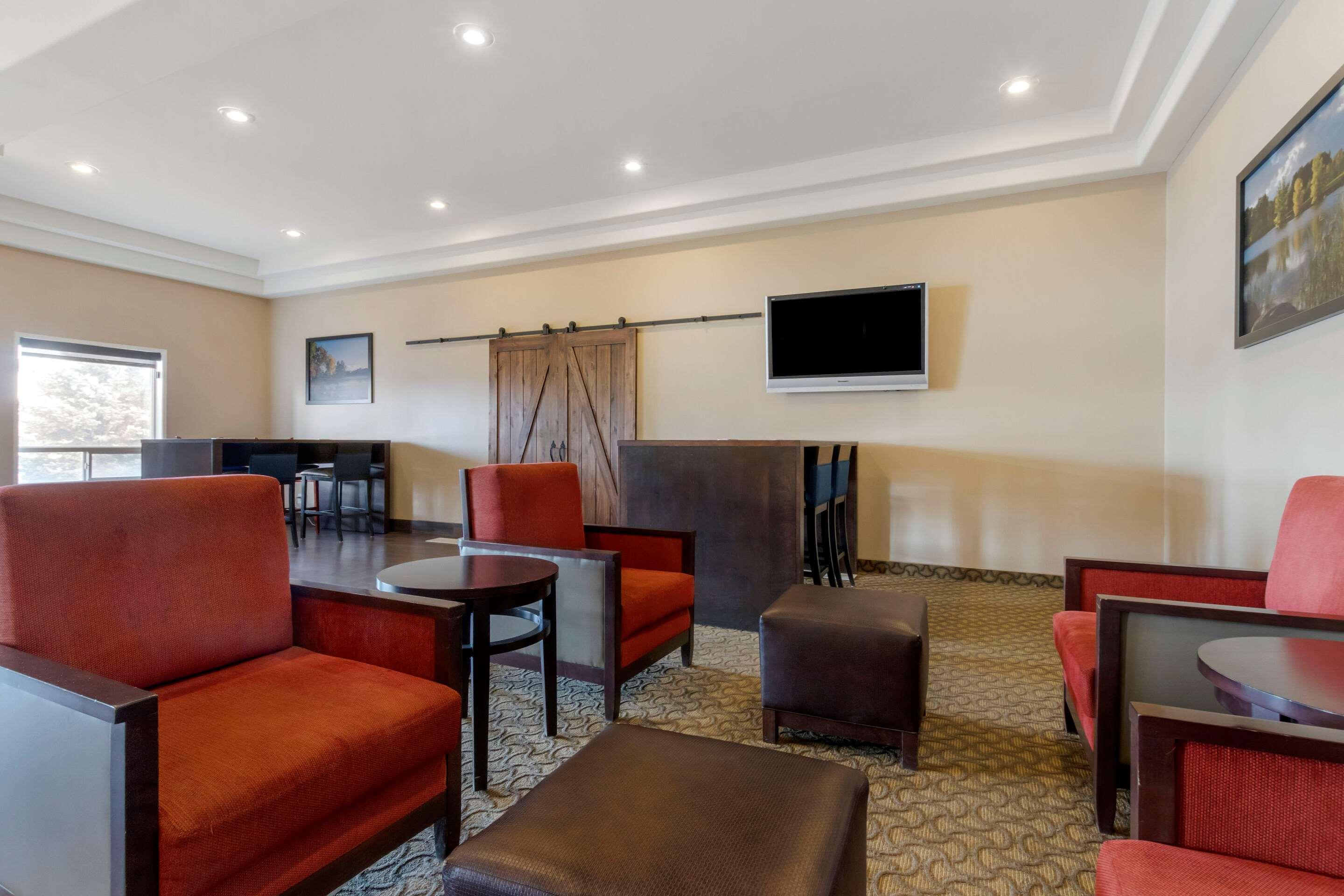 Comfort Inn Летбридж Экстерьер фото