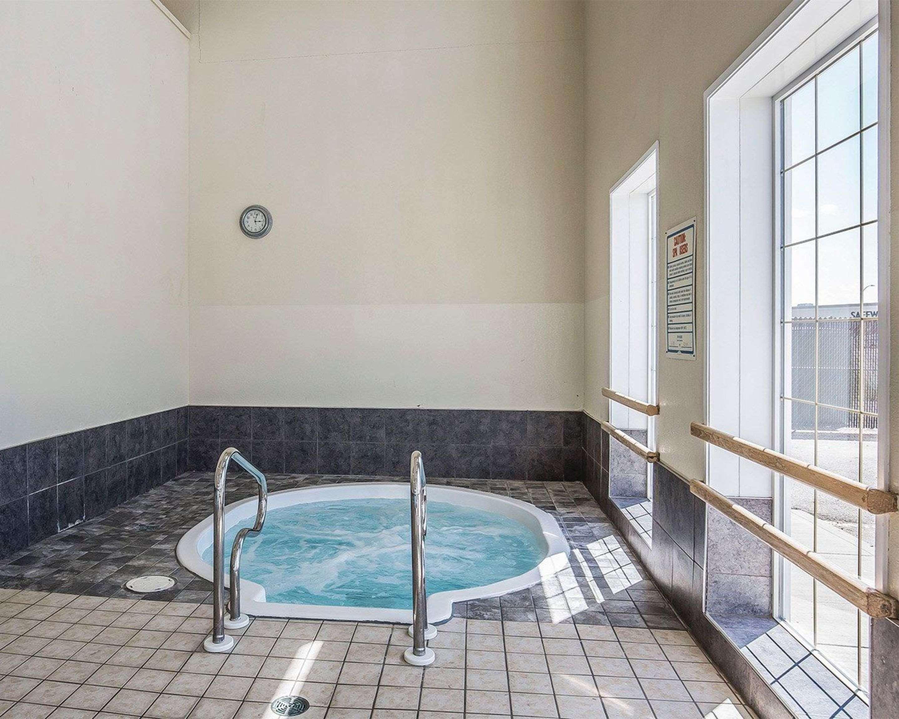 Comfort Inn Летбридж Экстерьер фото