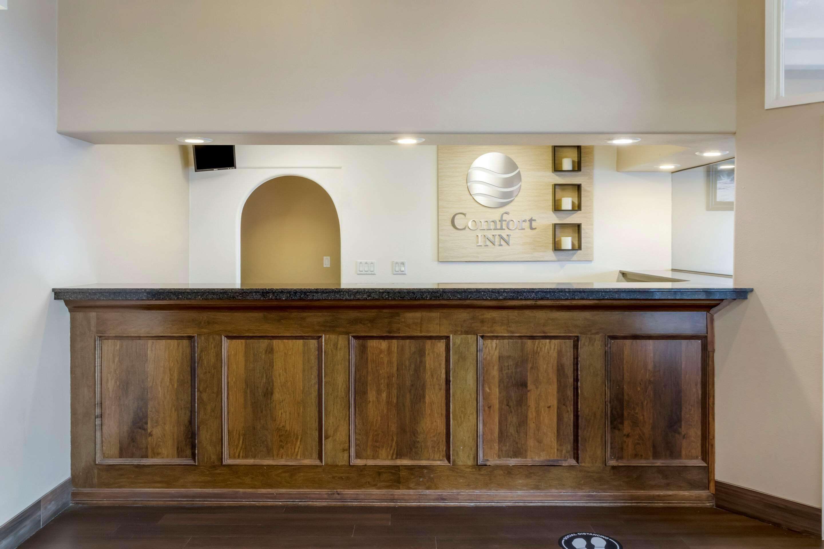 Comfort Inn Летбридж Экстерьер фото