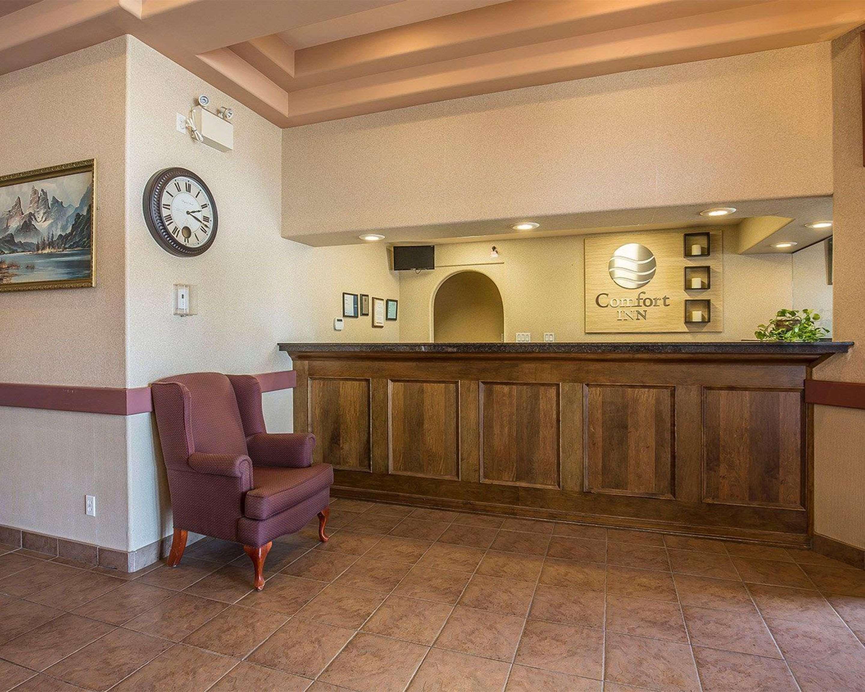 Comfort Inn Летбридж Экстерьер фото