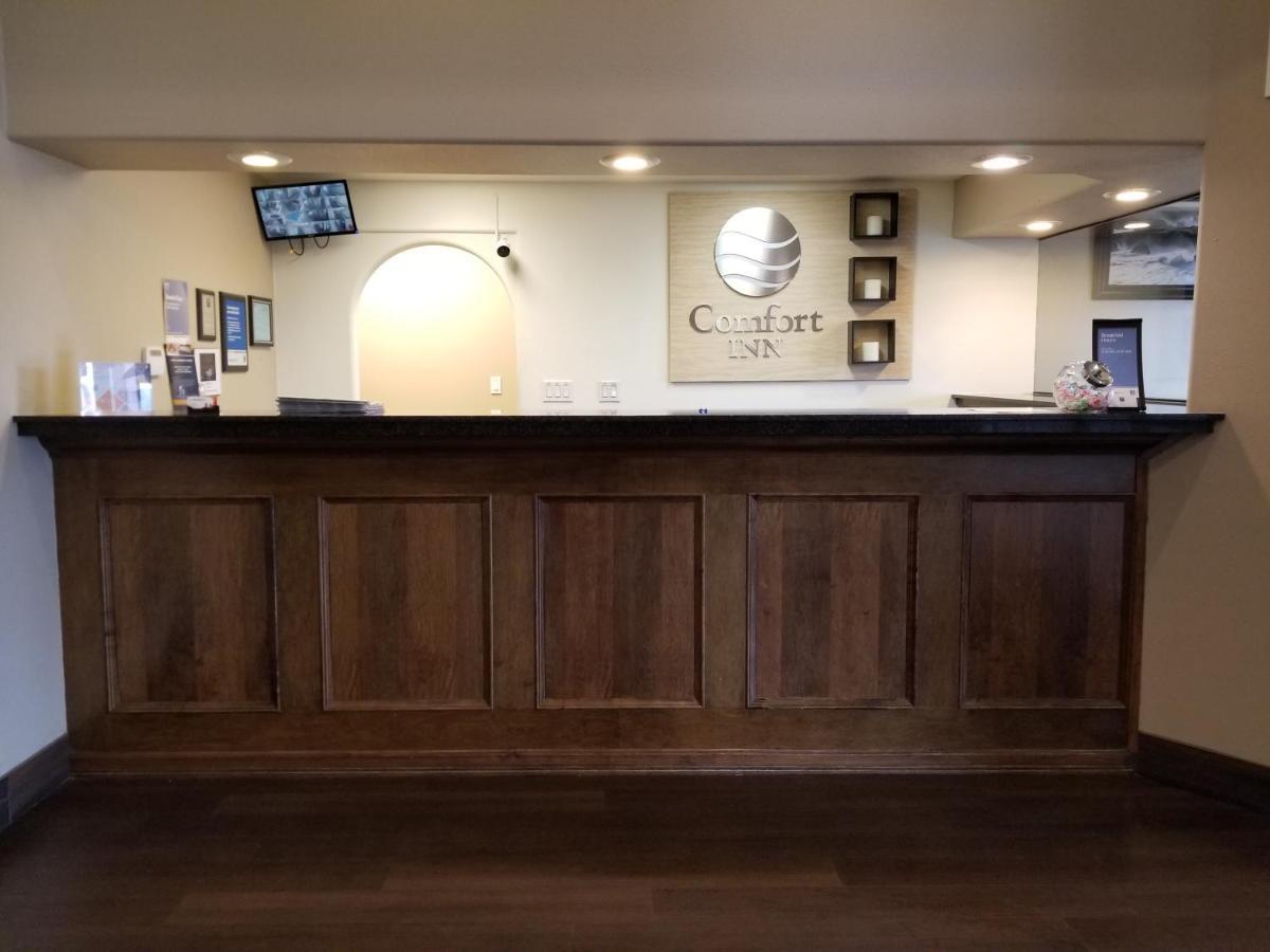 Comfort Inn Летбридж Экстерьер фото