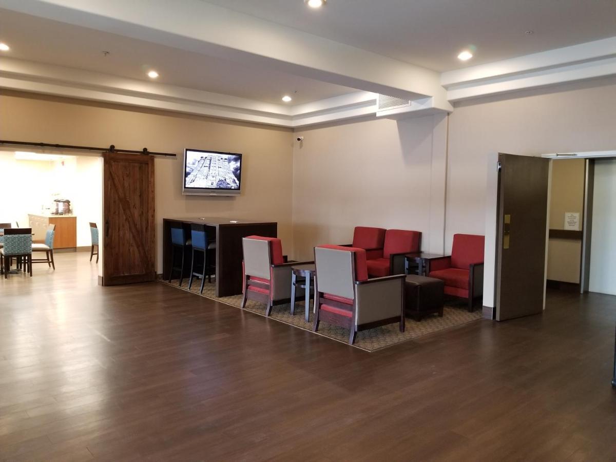 Comfort Inn Летбридж Экстерьер фото